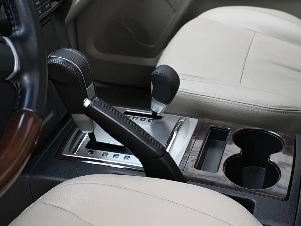 Mitsubishi Pajero (Import) — миниатюра 19