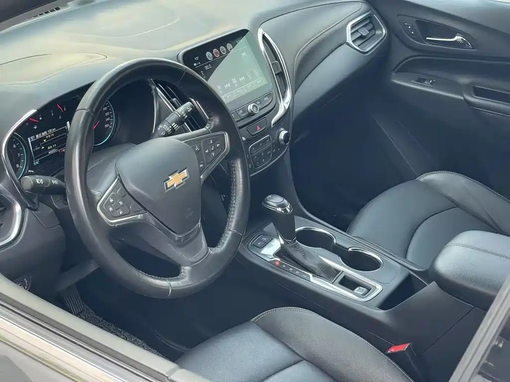 Chevrolet Equinox — миниатюра 11