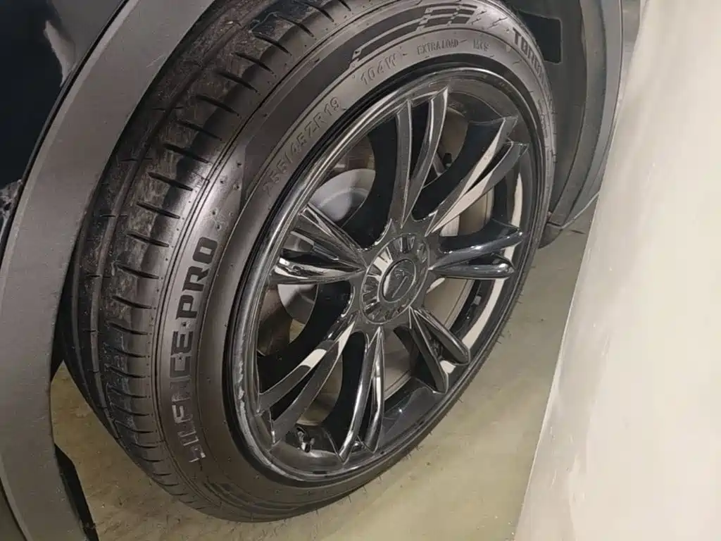 Tesla Model Y — миниатюра 23