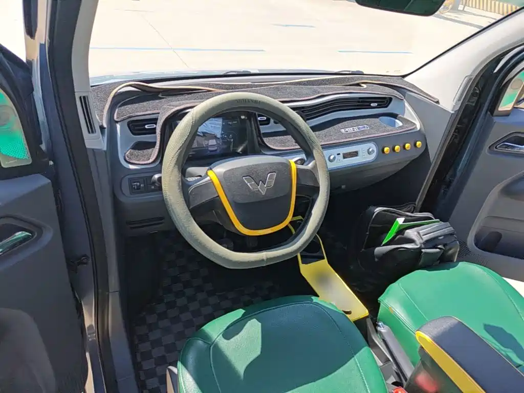 Wuling MINIEV — миниатюра 10