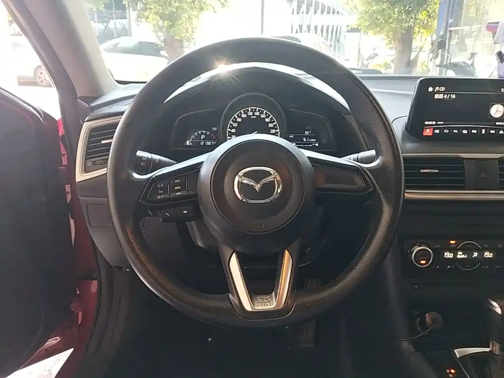 Mazda 3 Axela — миниатюра 11