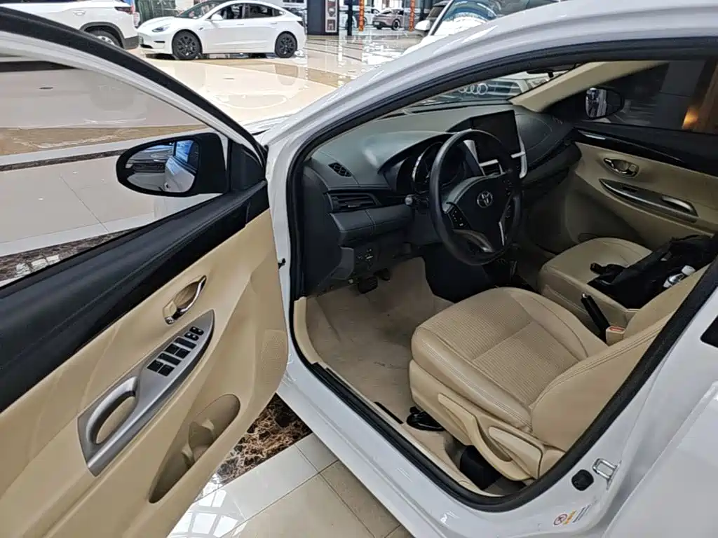 Toyota Yaris L — миниатюра 16