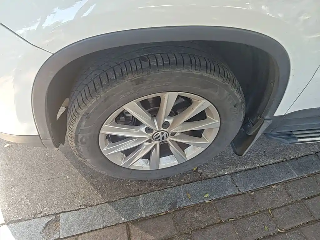 Volkswagen Tiguan — миниатюра 23