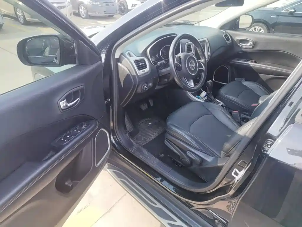 Jeep Compass — миниатюра 16