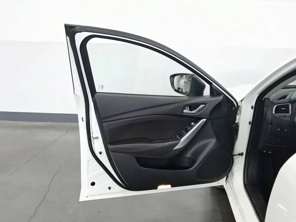 Mazda Atenza — миниатюра 8