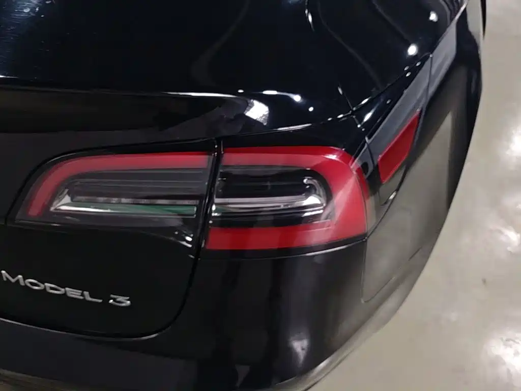 Tesla Model 3 — миниатюра 8