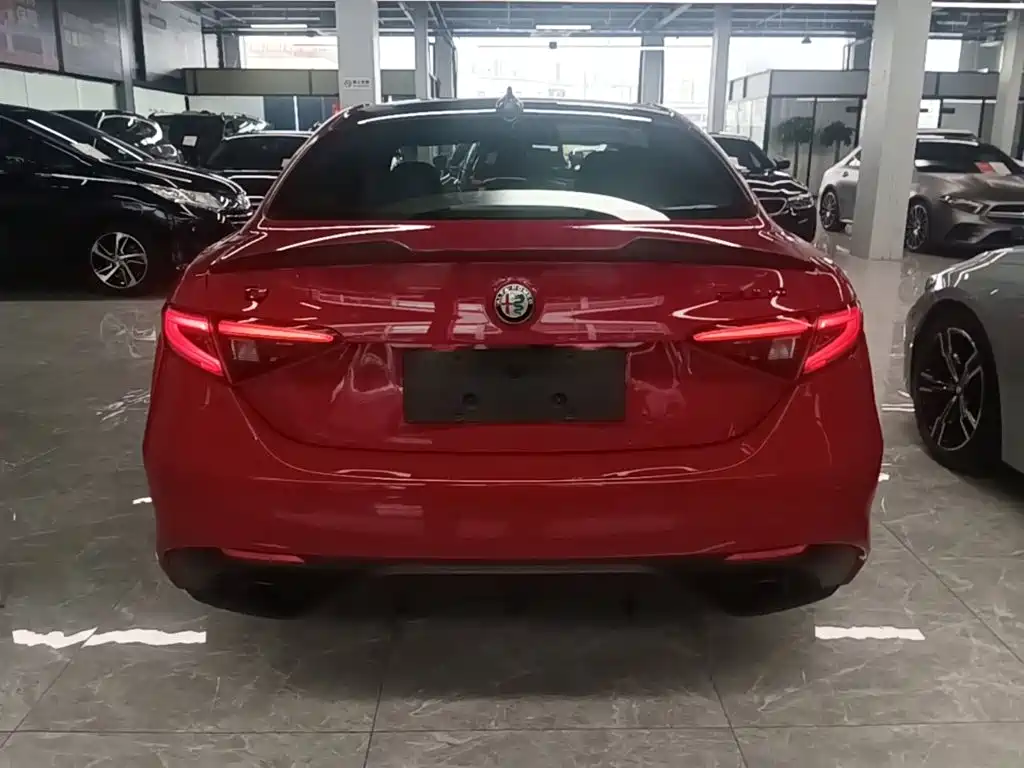 Alfa Romeo Giulia — миниатюра 6