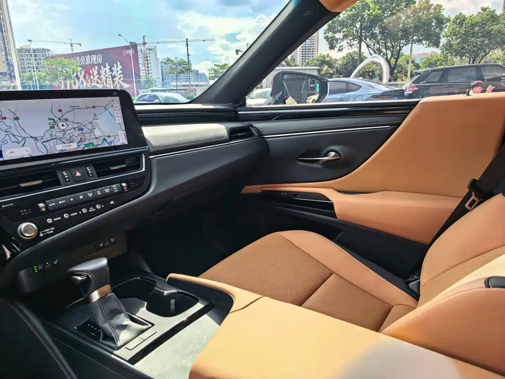 Lexus ES — миниатюра 20
