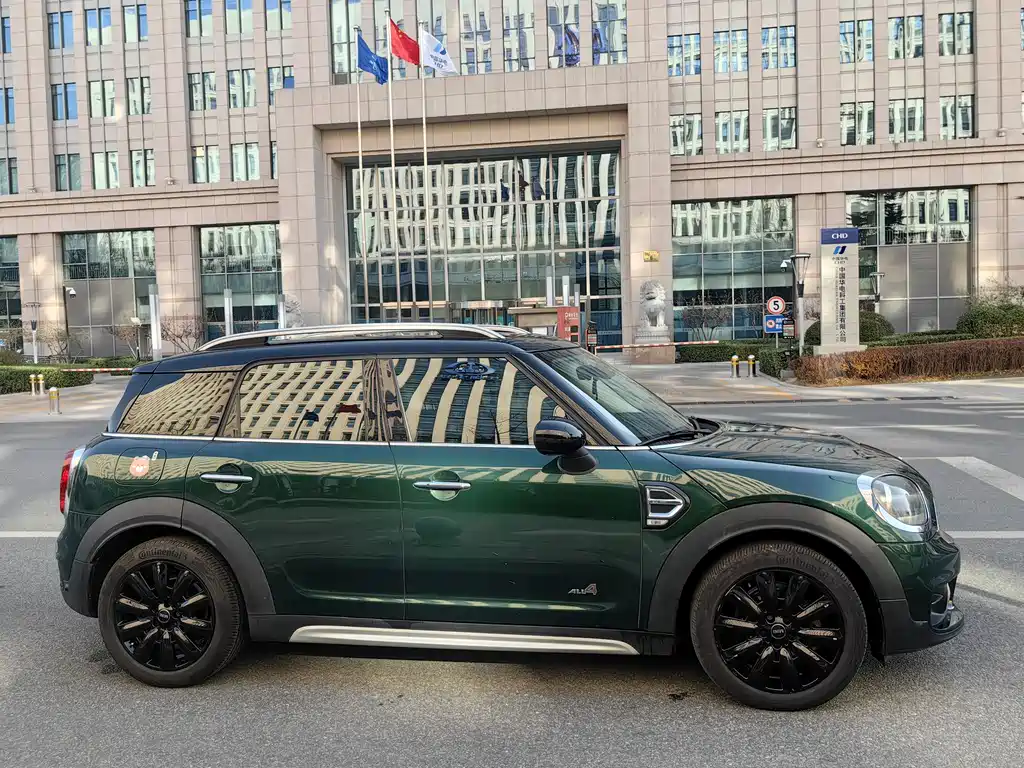 MINI COUNTRYMAN