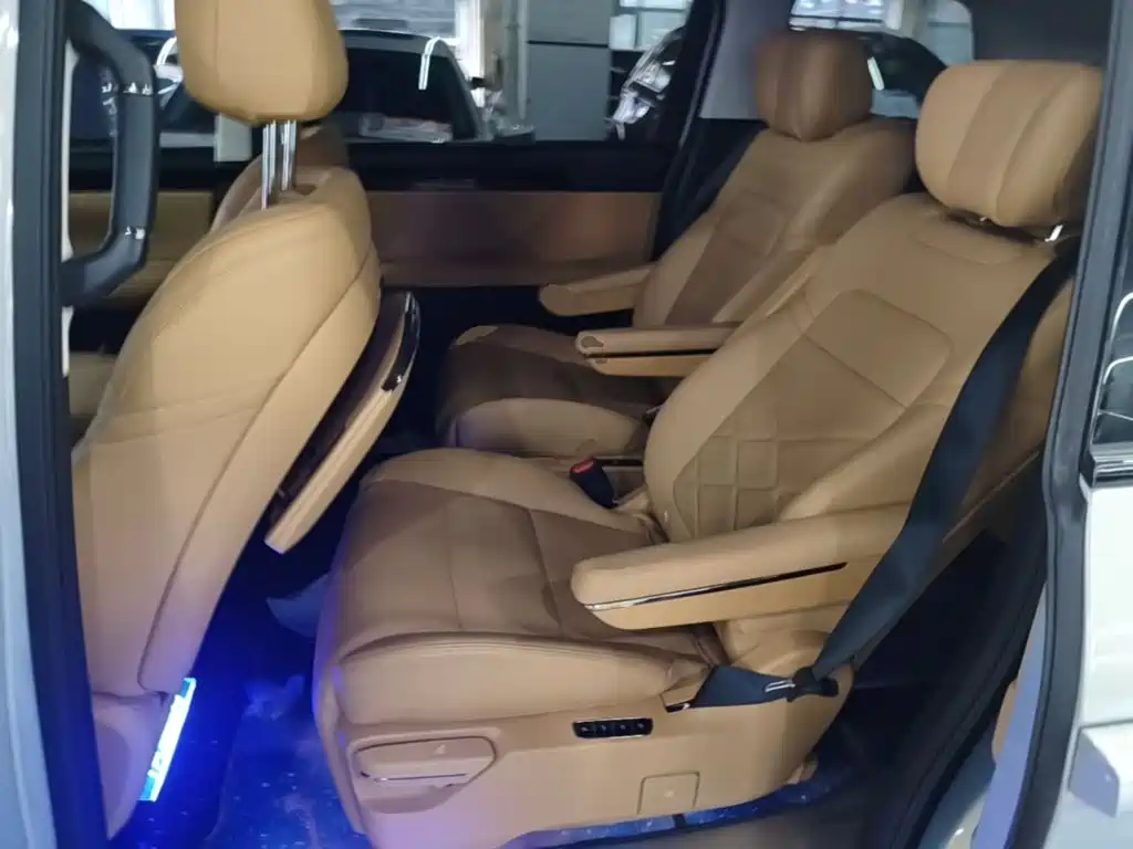 GAC Motor Trumpchi E8 PHEV — миниатюра 17