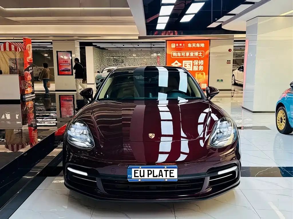PORSCHE PANAMERA