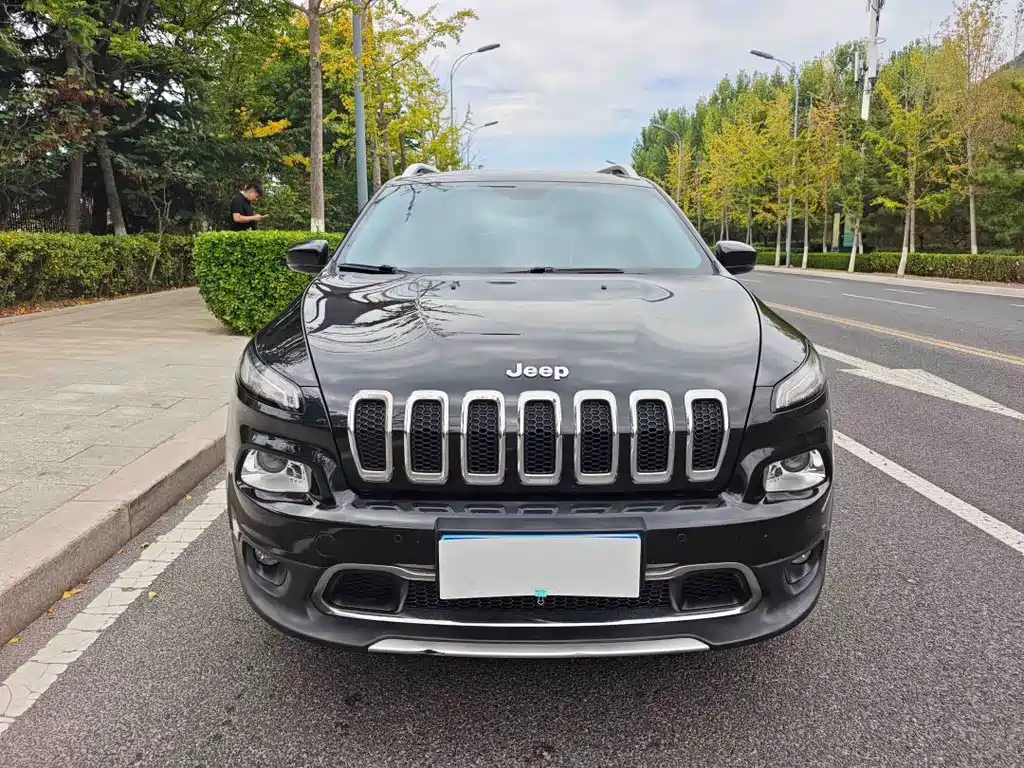 Jeep Cherokee — миниатюра 7