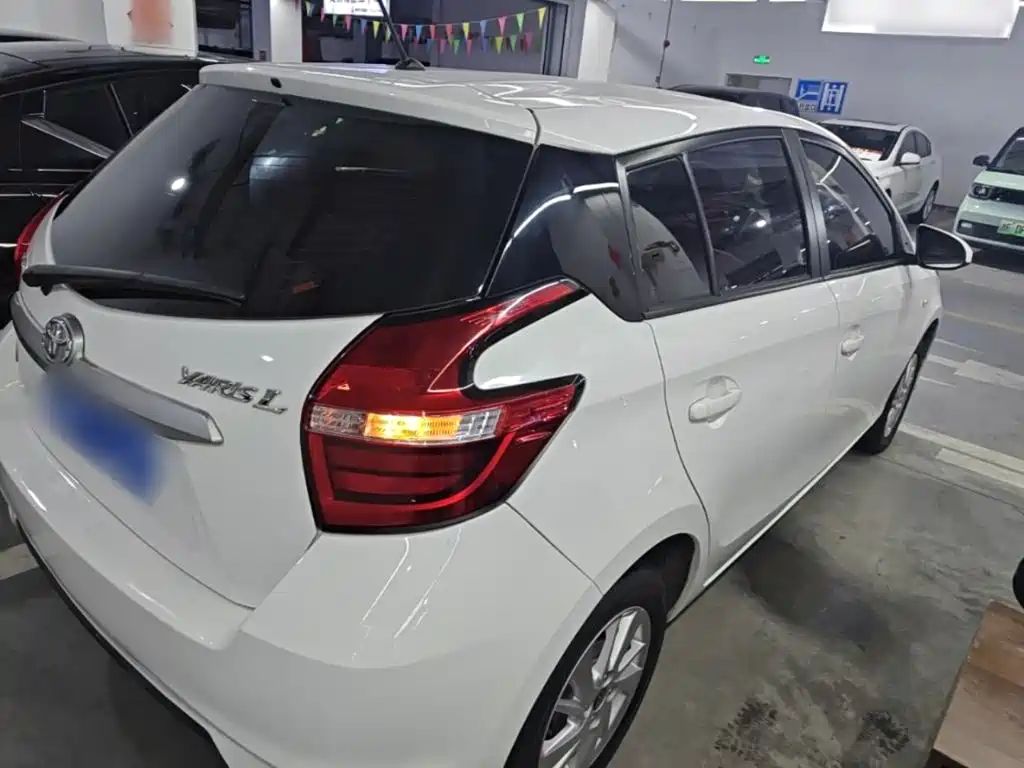 Toyota Yaris L — миниатюра 7