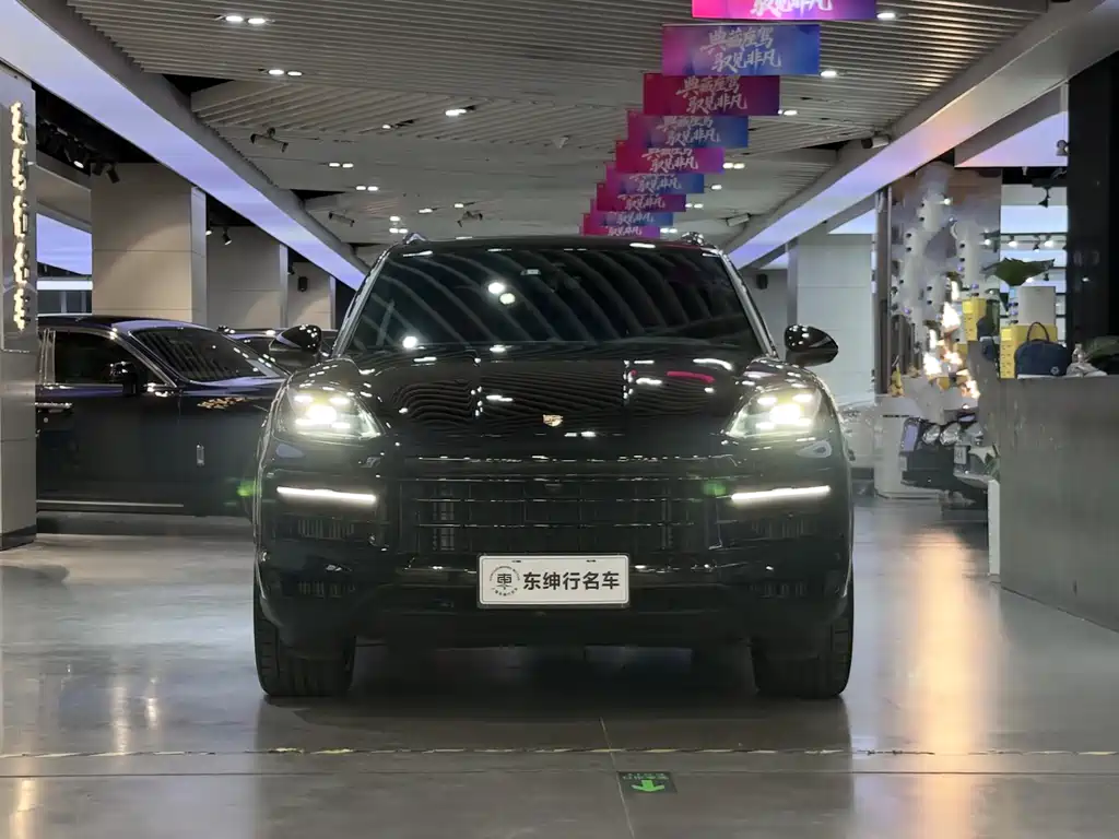 PORSCHE CAYENNE