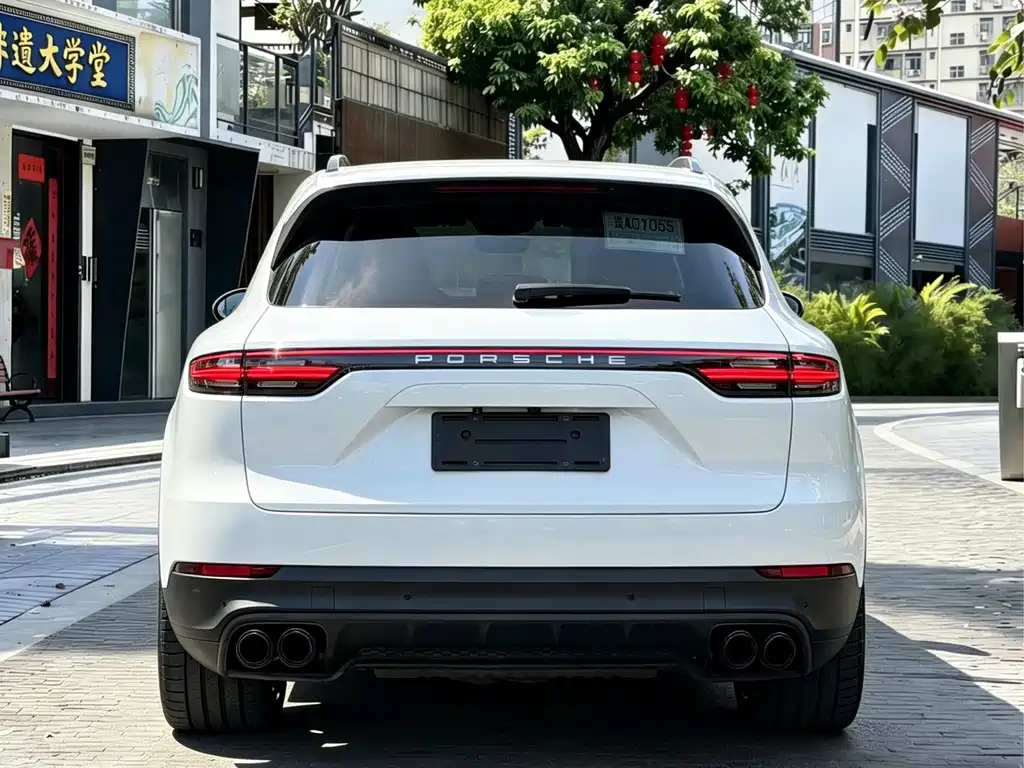 Porsche Cayenne — миниатюра 8