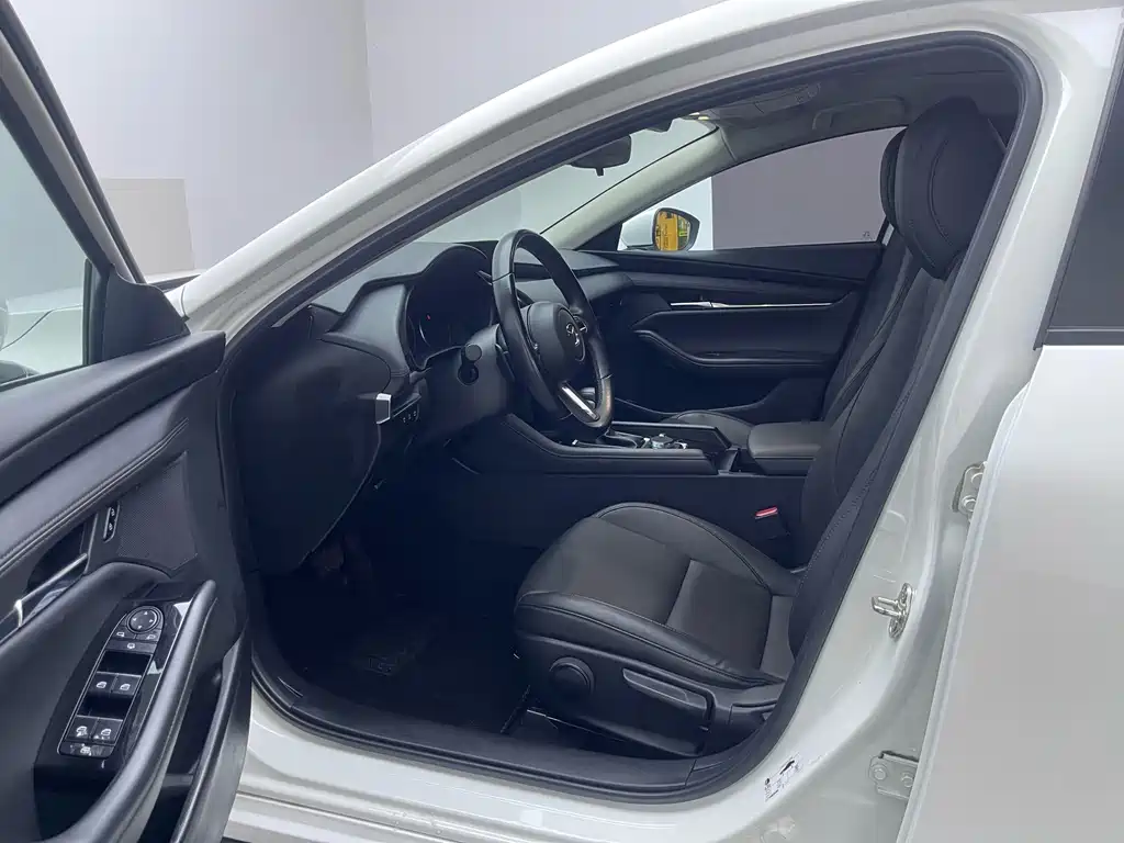 Mazda 3 Axela — миниатюра 13