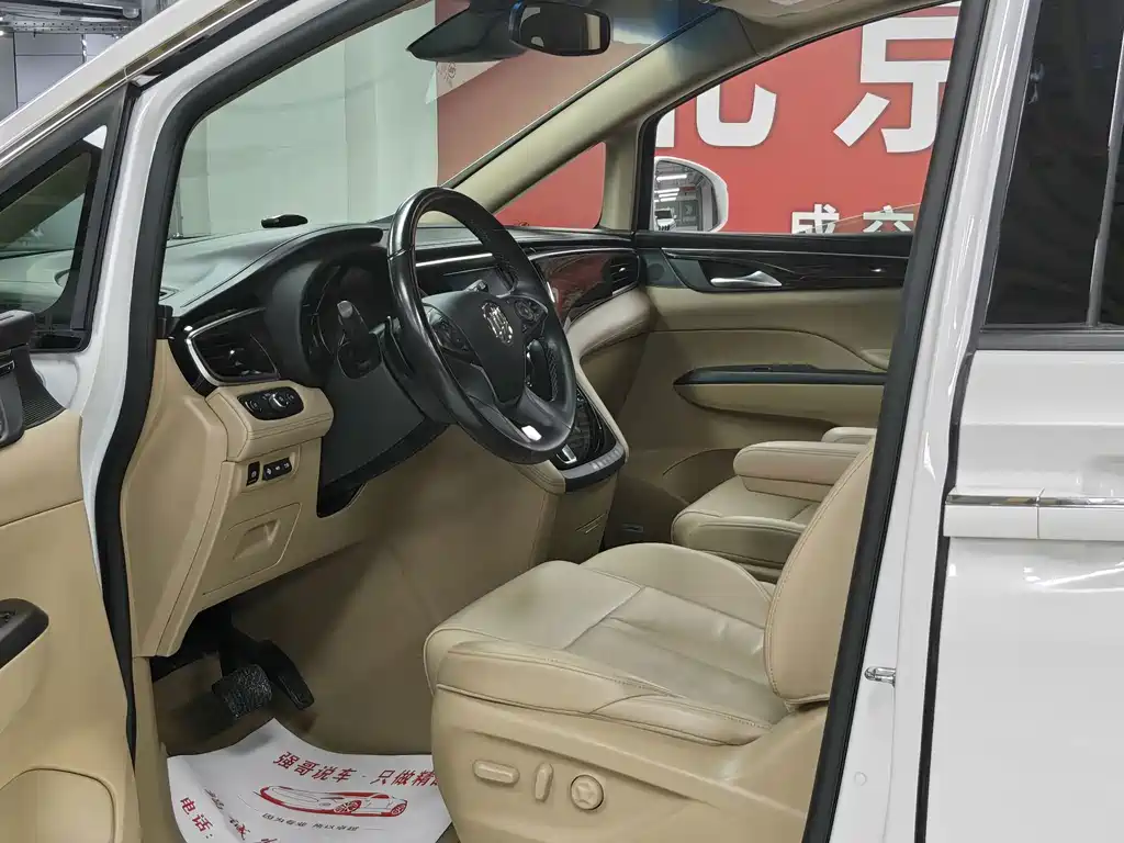 Buick GL8 — миниатюра 7