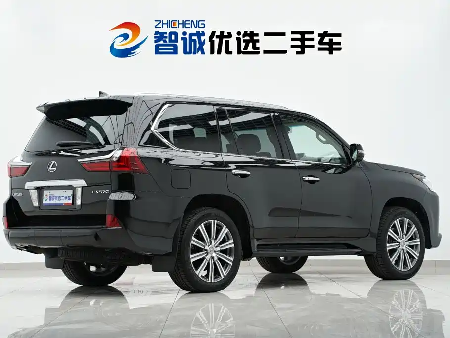 Lexus LX — миниатюра 34