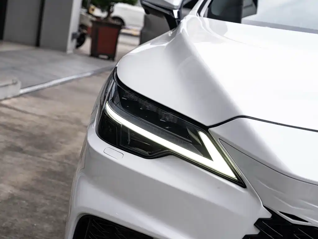 Lexus RX — миниатюра 6