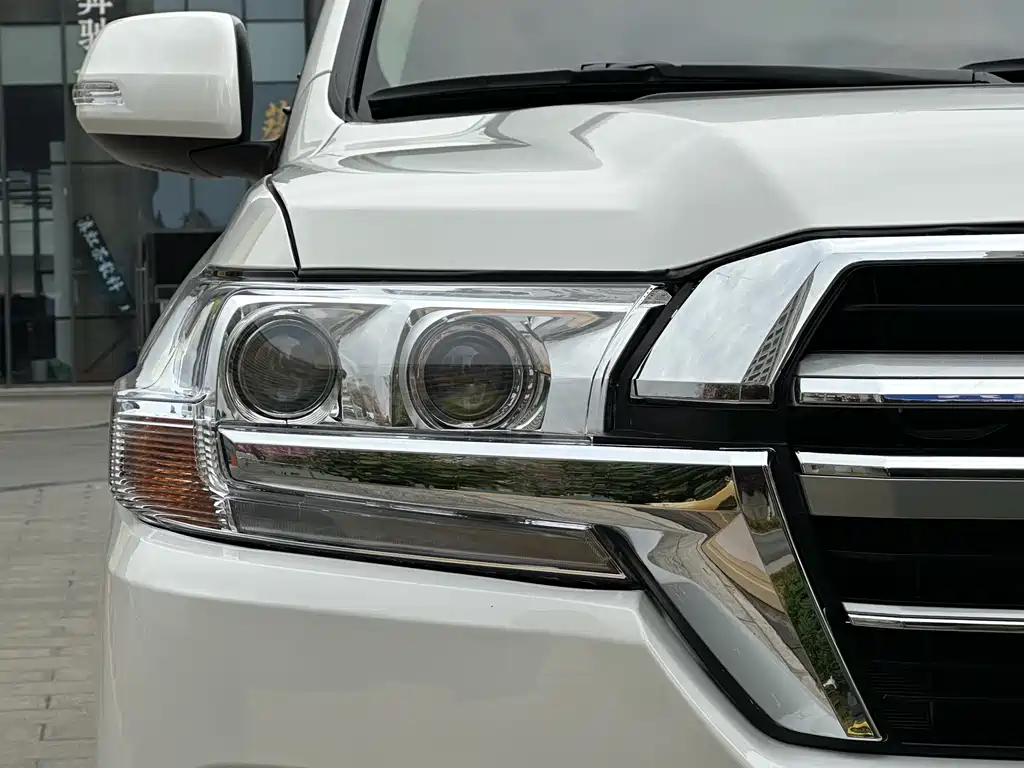 Toyota Land Cruiser 2012 4.0L AT VX