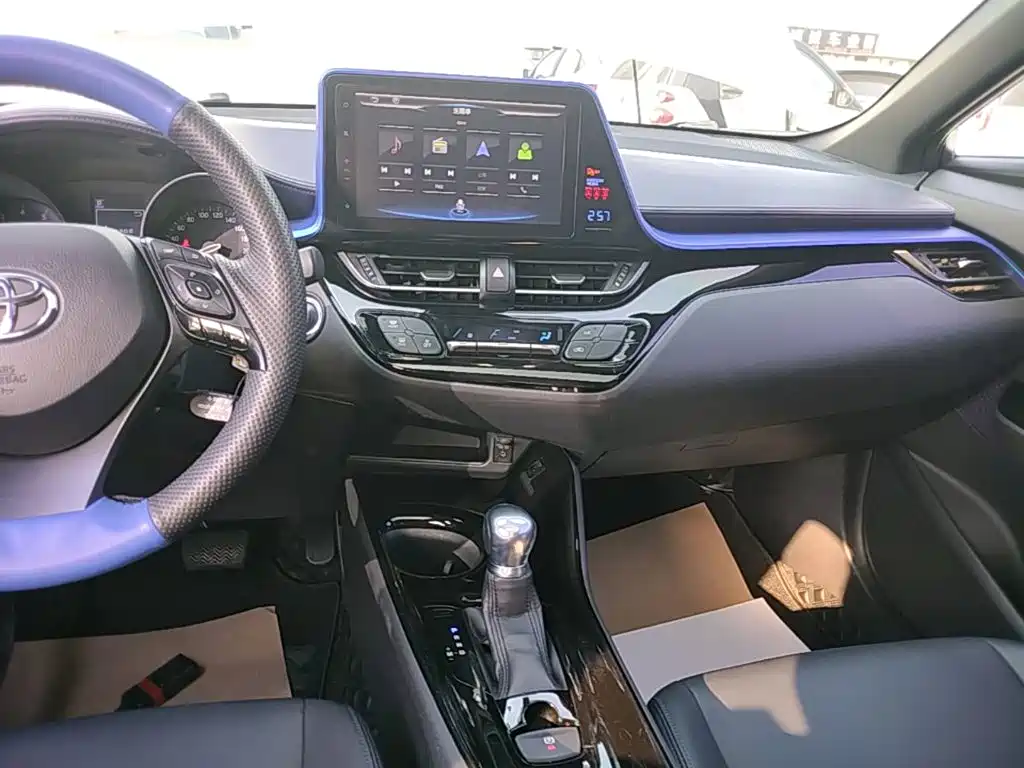 Toyota C-HR — миниатюра 13