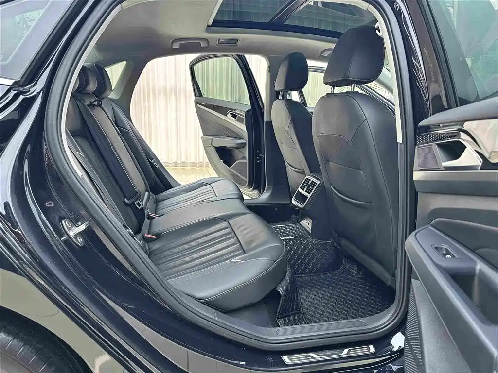 Volkswagen Passat — миниатюра 10