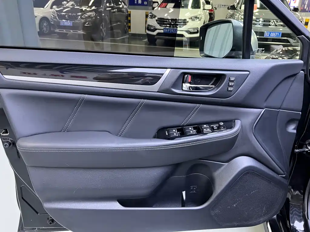 Subaru Legacy — миниатюра 10