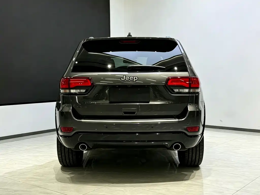 Jeep Grand Cherokee (Import) — миниатюра 6