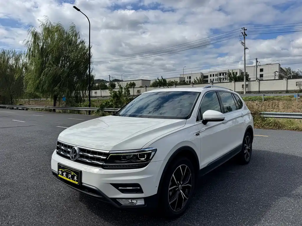 VOLKSWAGEN TIGUAN L