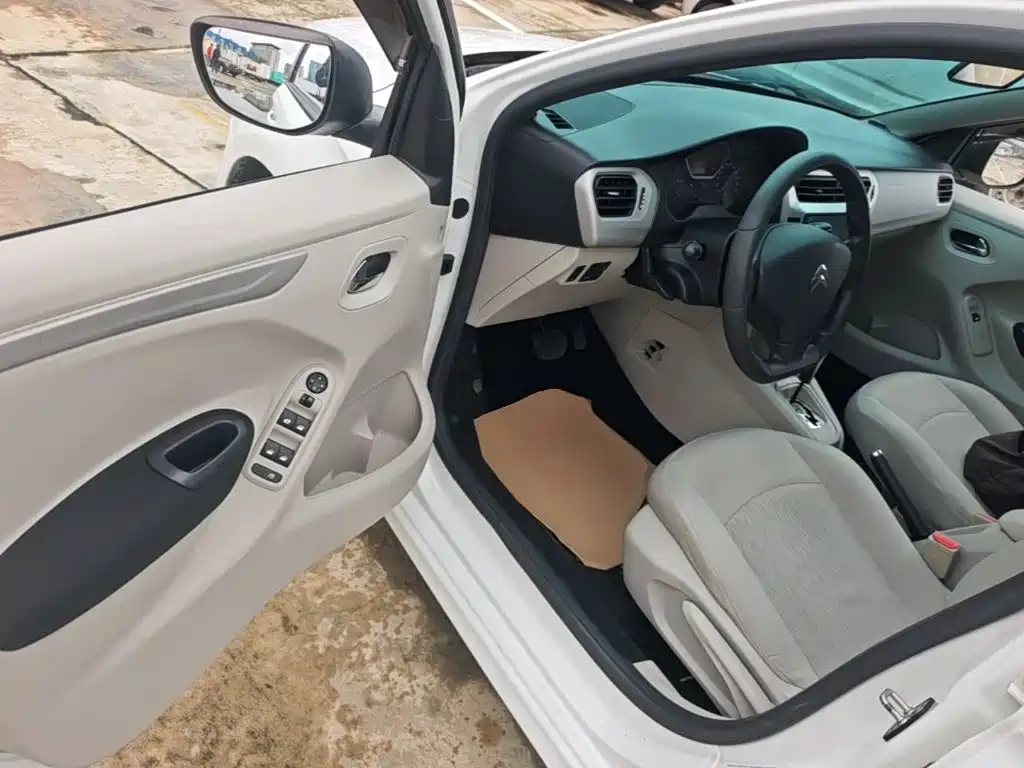 Citroen Elysee — миниатюра 16