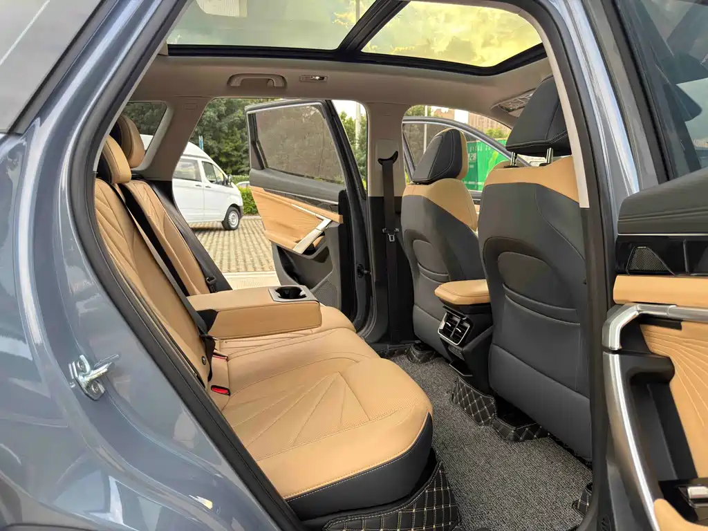 Geely Boyue L — миниатюра 10