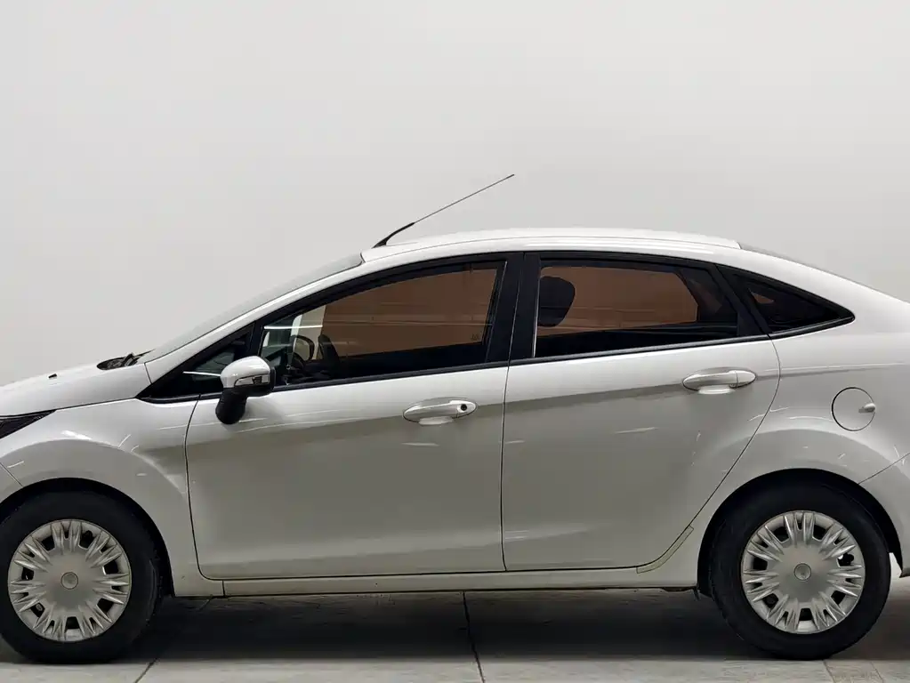 Ford Fiesta — миниатюра 7