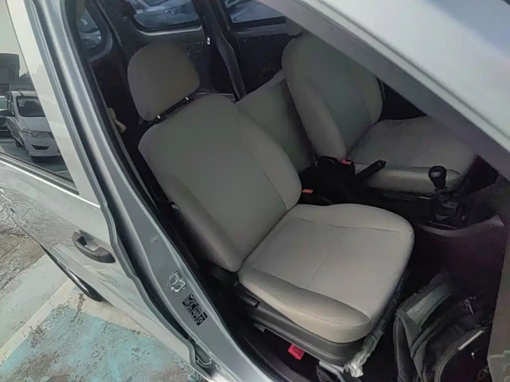 Wuling Hongguang V — миниатюра 25