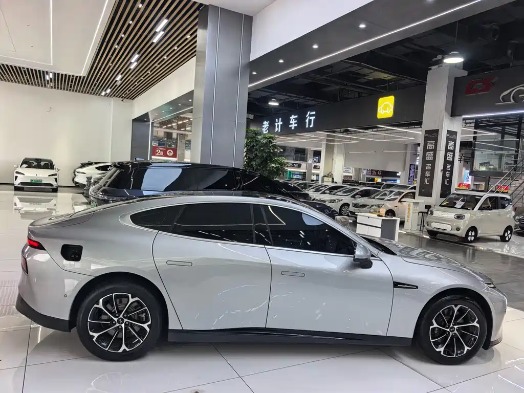 XPeng P7 — миниатюра 15