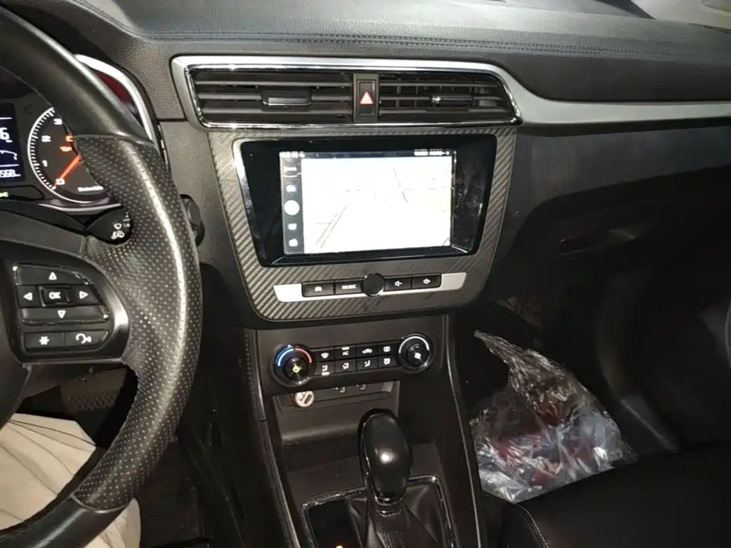 MG ZS — миниатюра 13