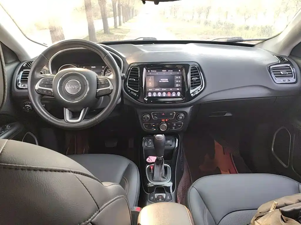 Jeep Compass — миниатюра 10