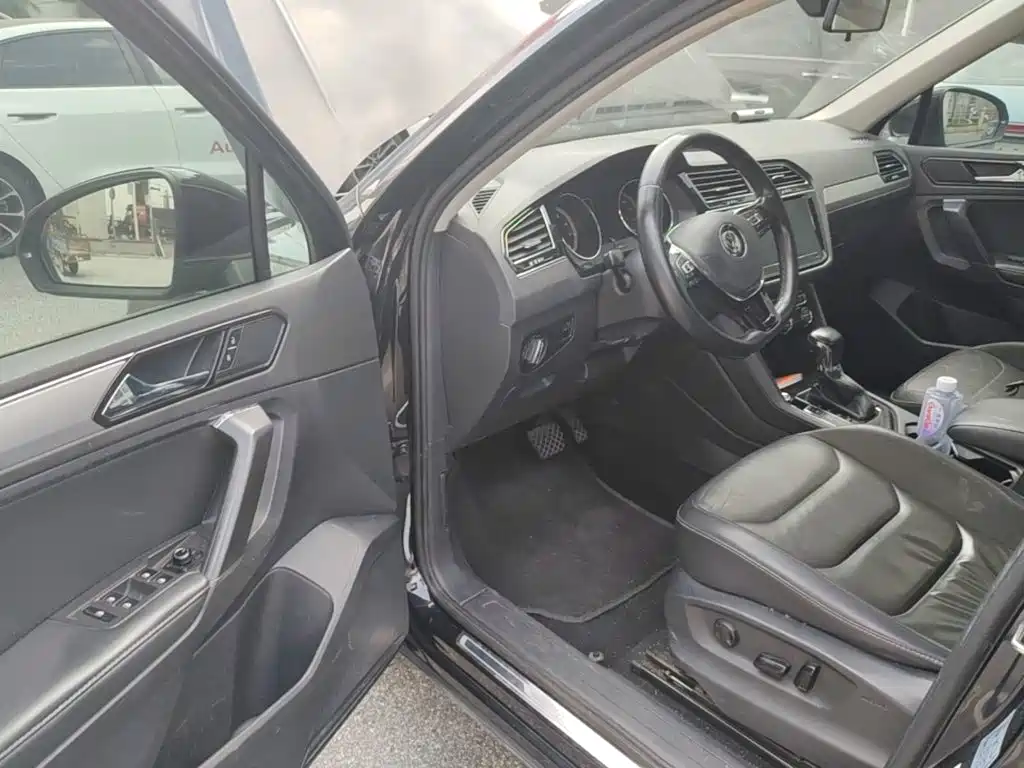 Volkswagen Tiguan L — миниатюра 21