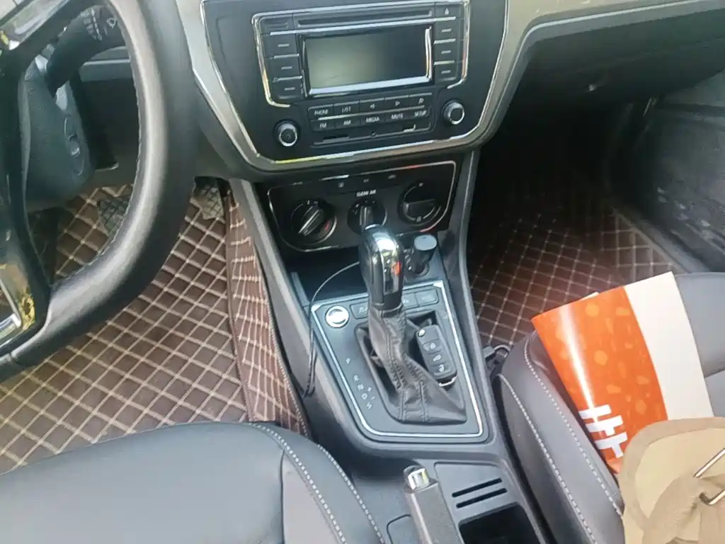 Volkswagen Lavida — миниатюра 14