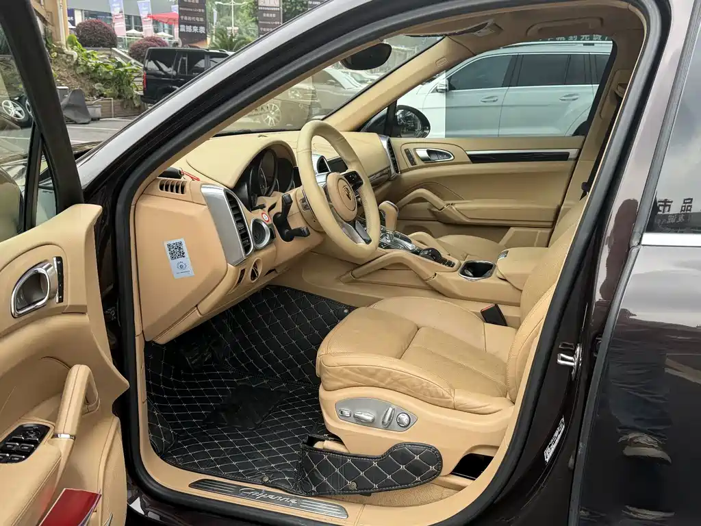 Porsche Cayenne — миниатюра 8