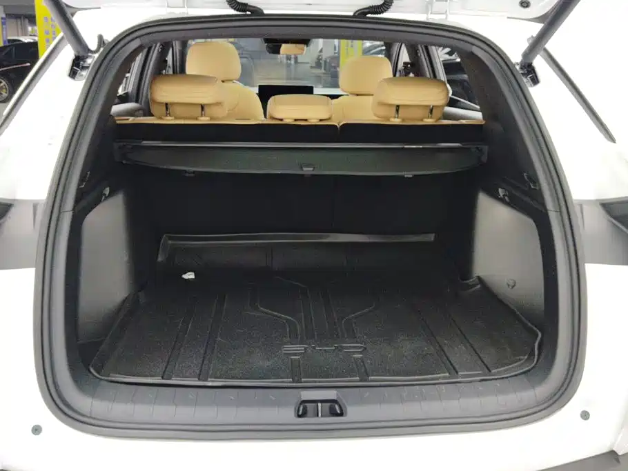 BYD L DM-i — миниатюра 4