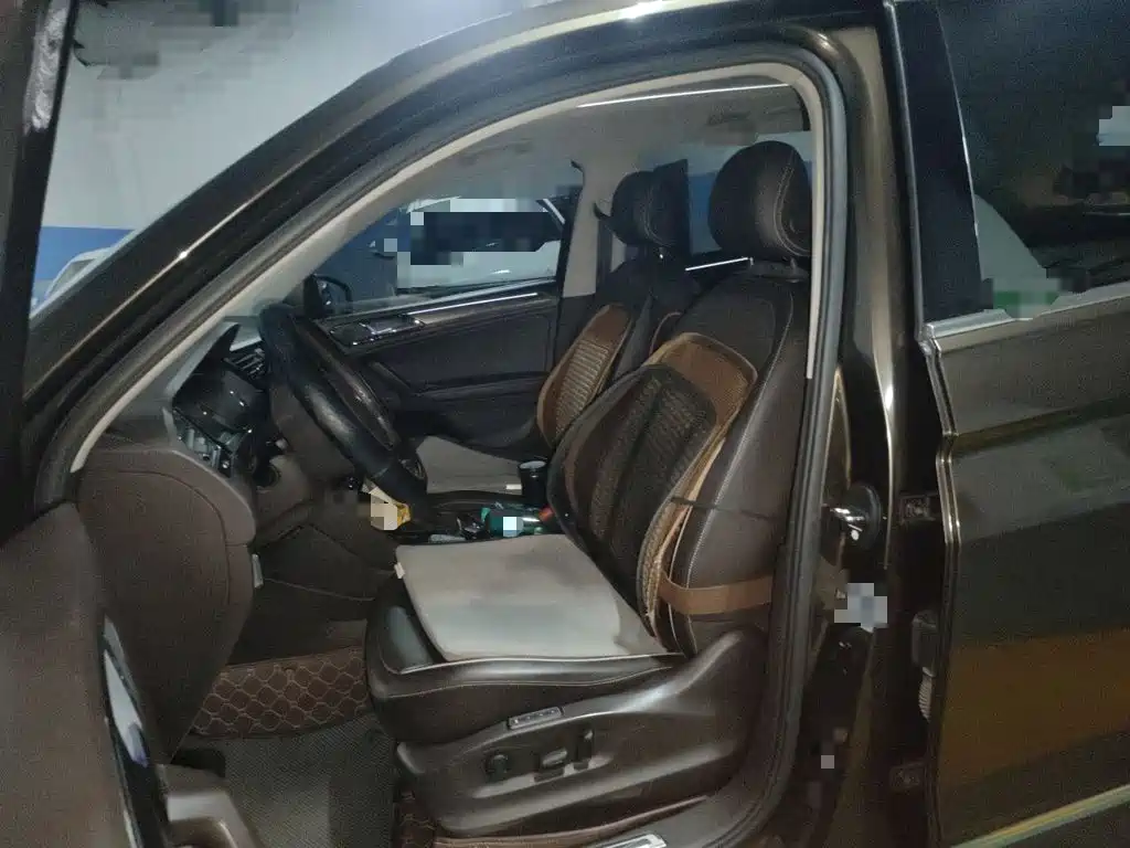 Volkswagen Tiguan L — миниатюра 11