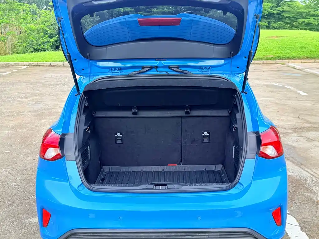 Ford Focus — миниатюра 9