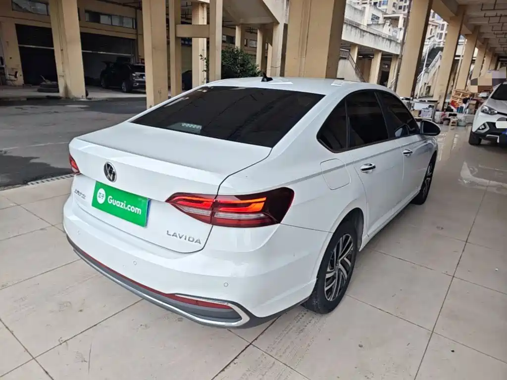 Volkswagen Lavida — миниатюра 7