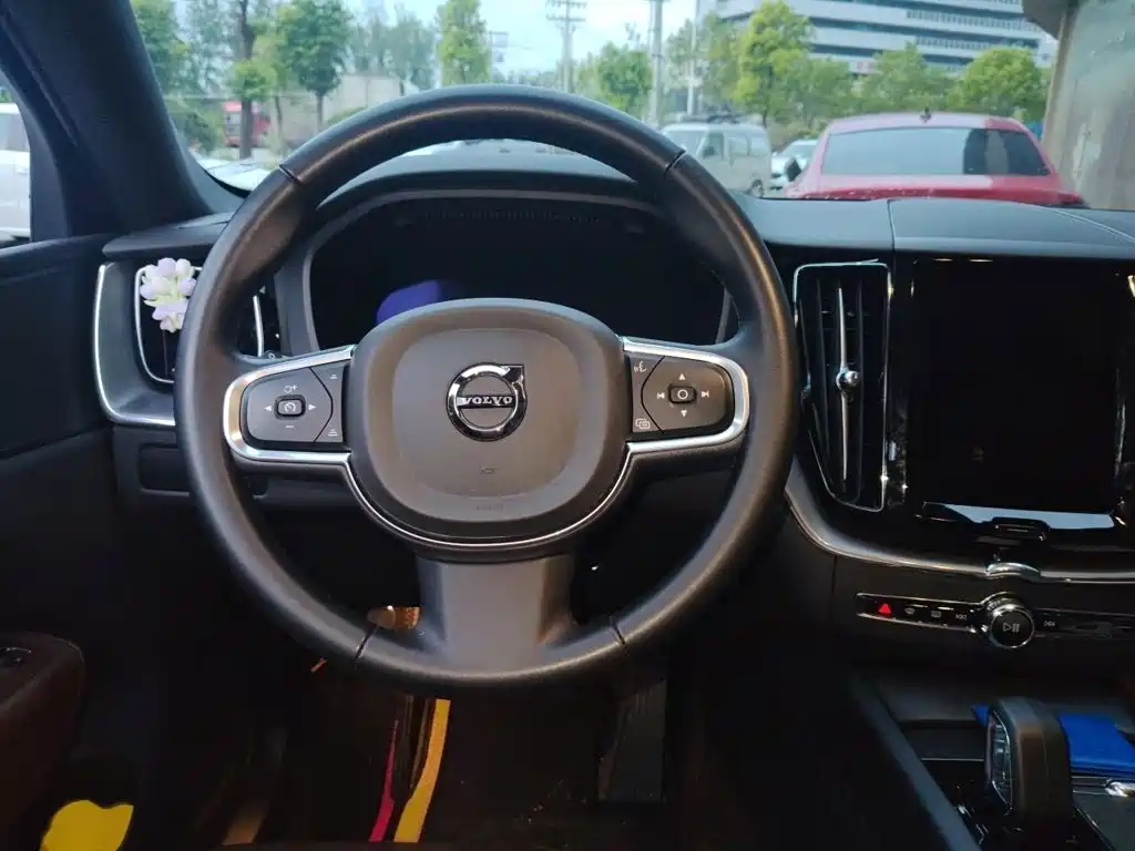 Volvo XC60 — миниатюра 3
