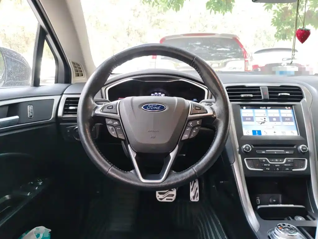Ford Mondeo — миниатюра 11