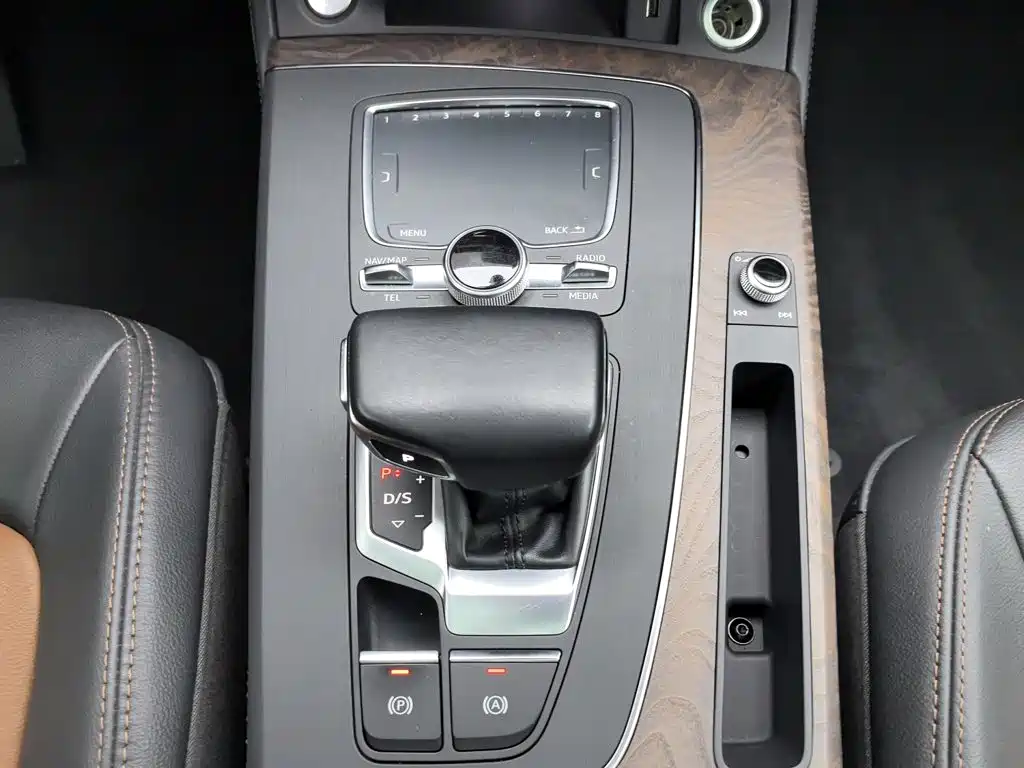 Audi Q5L — миниатюра 13