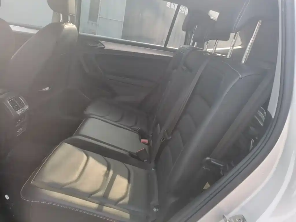 Volkswagen Tiguan L — миниатюра 17