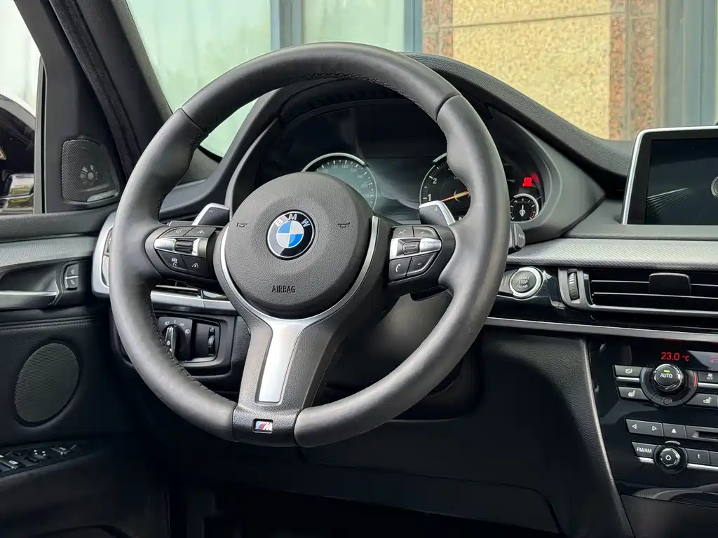 BMW X5 (Import) — миниатюра 17