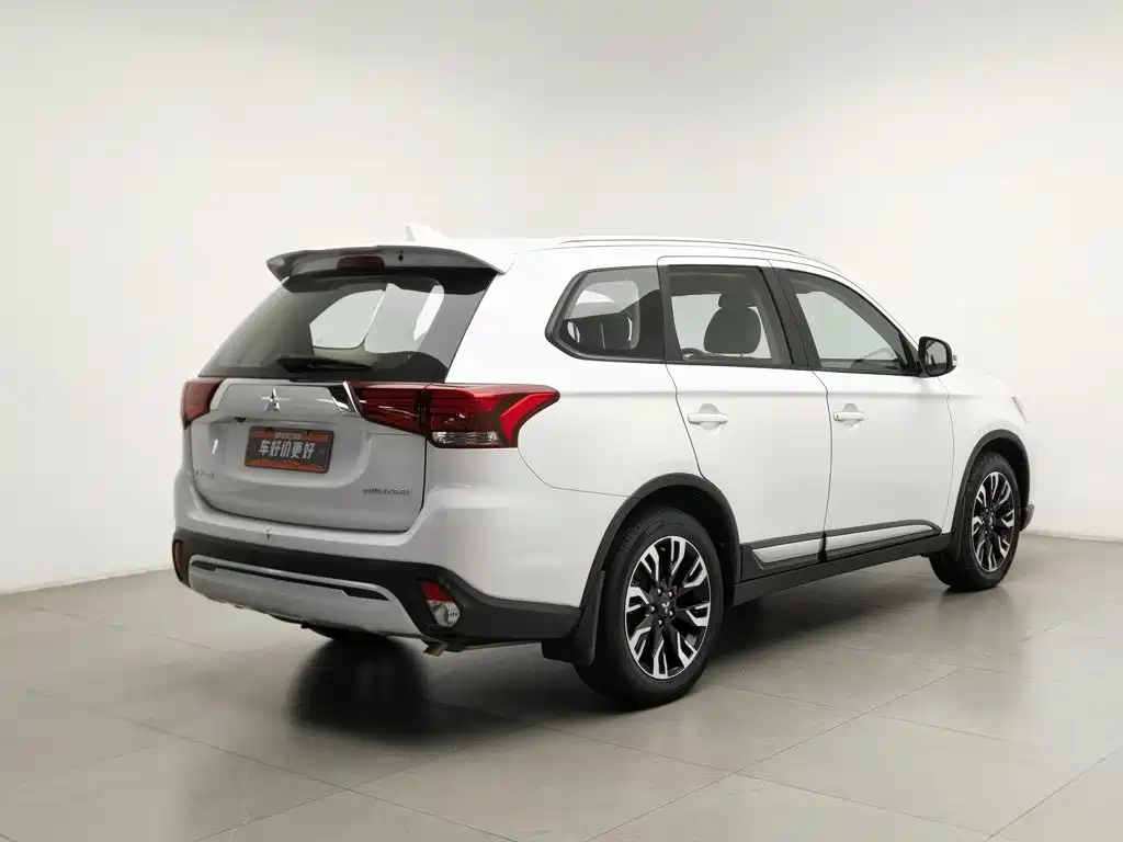 Mitsubishi Outlander — миниатюра 2