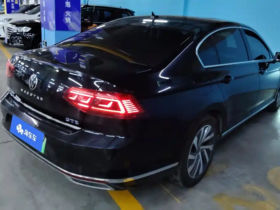 Volkswagen Magotan PHEV — миниатюра 3